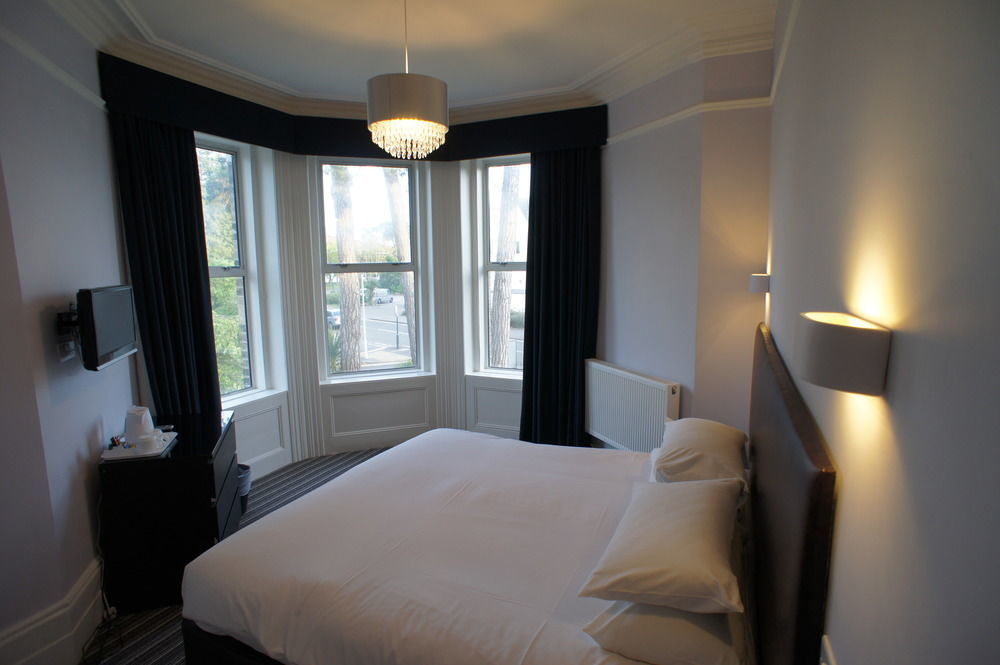 Applewood Hotel Bournemouth Bagian luar foto