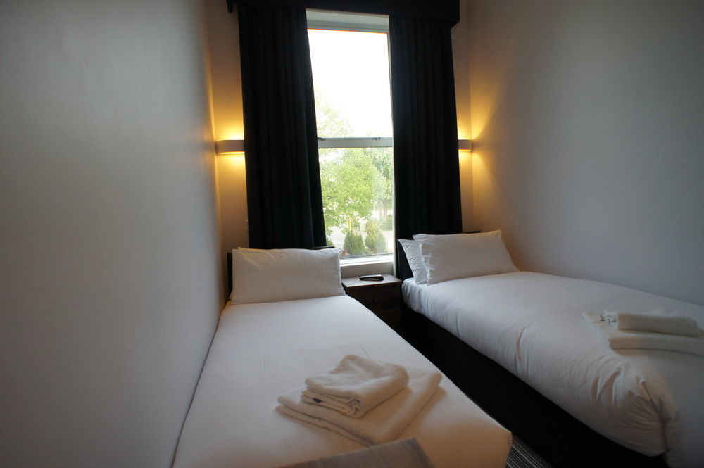Applewood Hotel Bournemouth Bagian luar foto