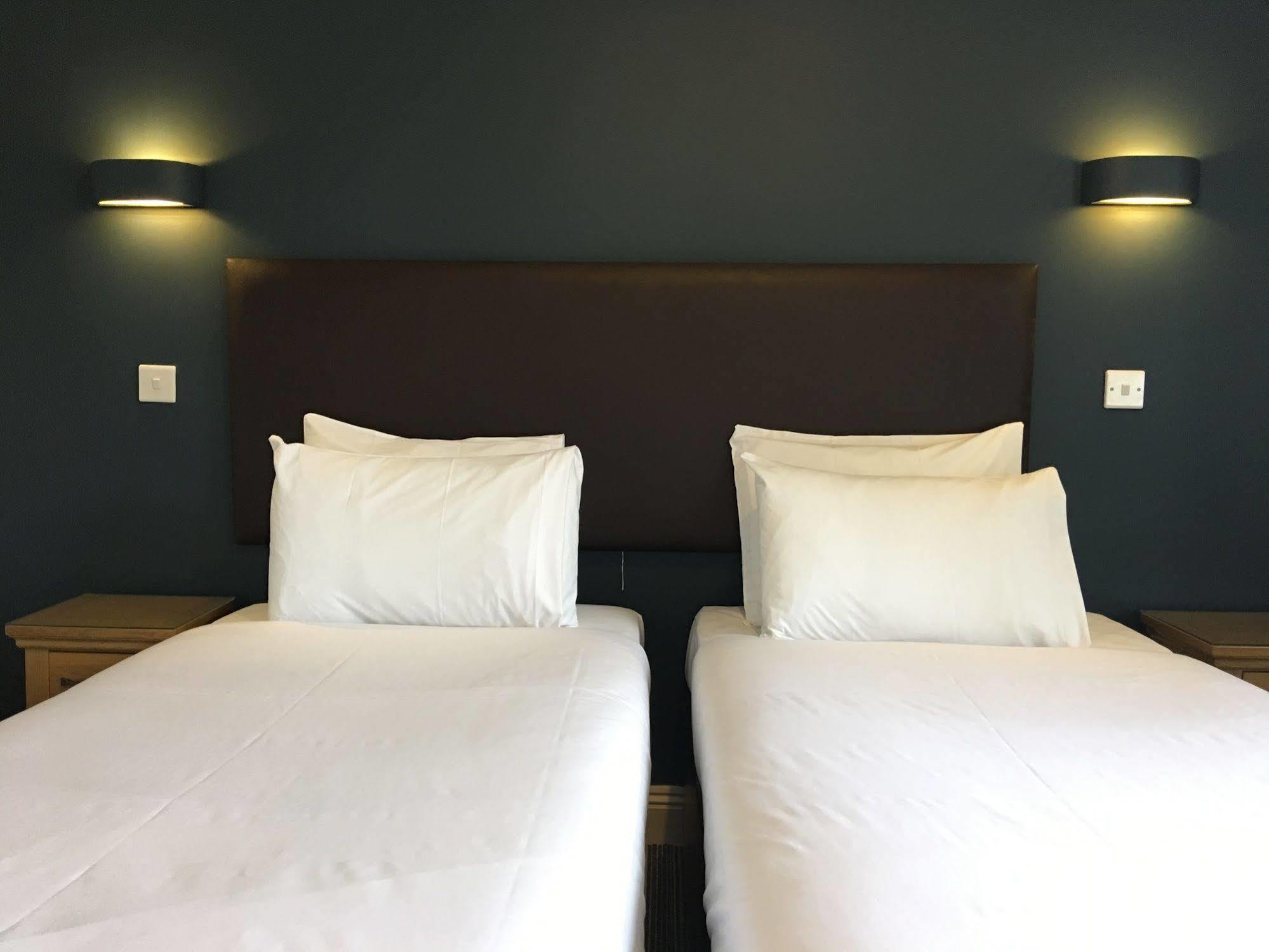 Applewood Hotel Bournemouth Bagian luar foto