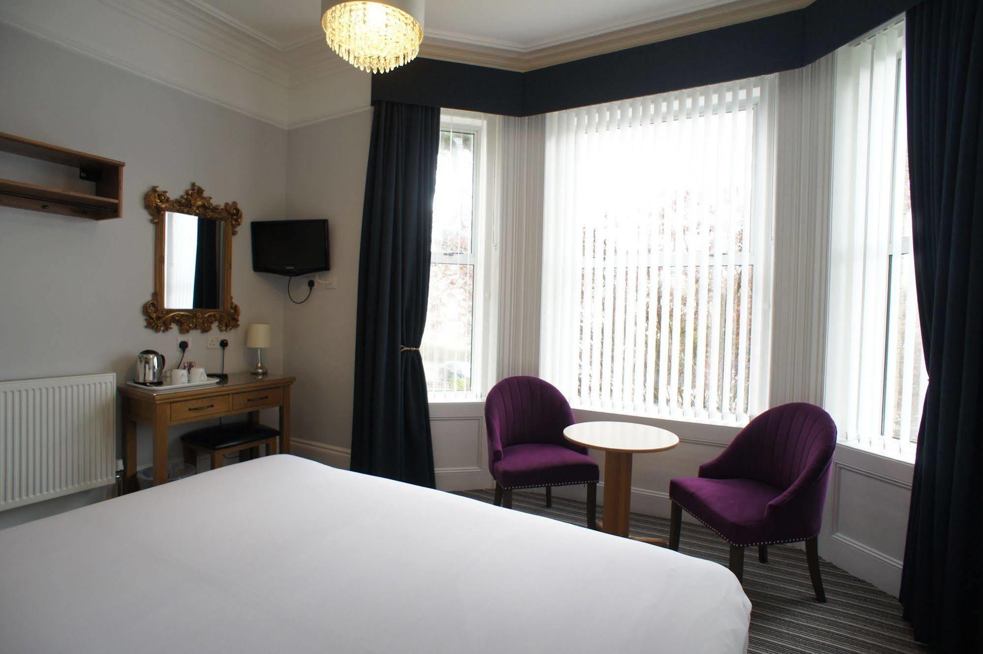 Applewood Hotel Bournemouth Bagian luar foto